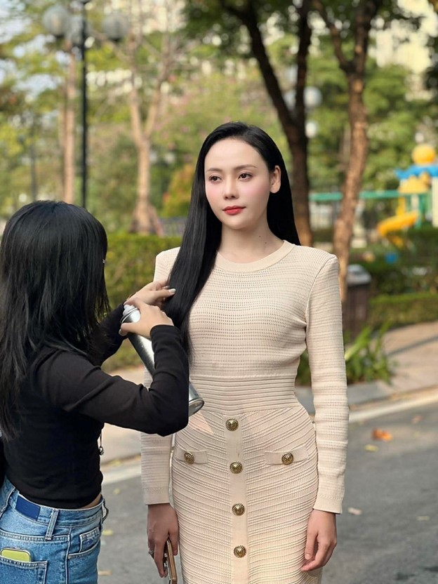 Nữ Chủ tịch tập đoàn xinh đẹp: "Người tình" màn ảnh của NSND Trung Anh đang gây sốt là ai? - Ảnh 3.