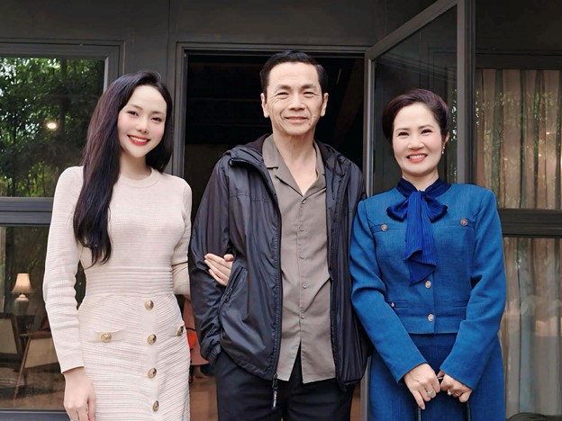 Nữ Chủ tịch tập đoàn xinh đẹp: "Người tình" màn ảnh của NSND Trung Anh đang gây sốt là ai? - Ảnh 2.