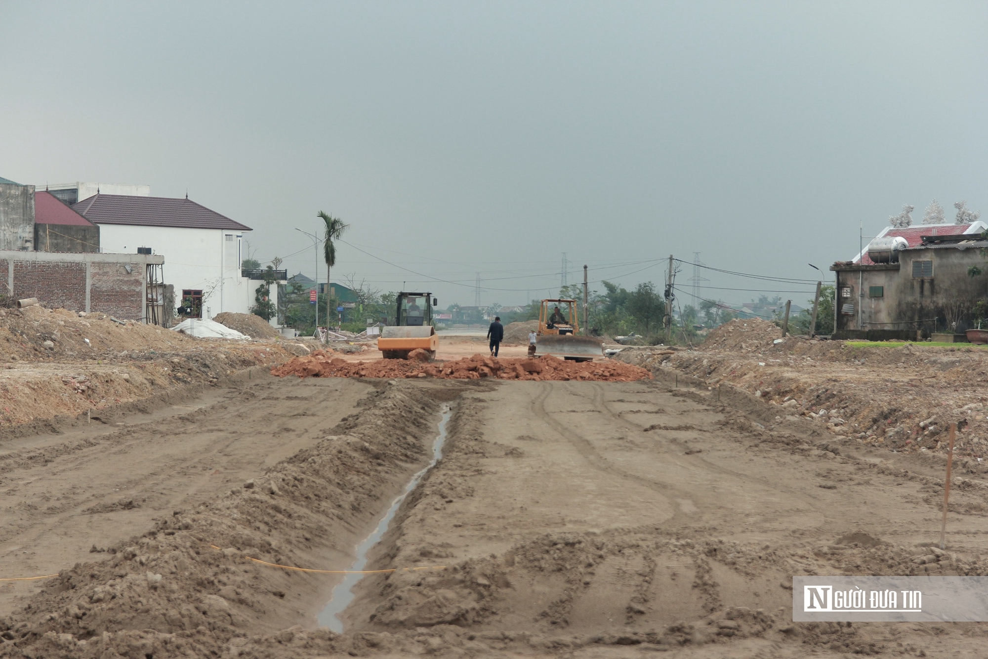 Hà Tĩnh: Quyết liệt tháo gỡ “điểm nghẽn” mặt bằng, đưa các dự án giao thông trọng điểm về đích- Ảnh 2. Hà Tĩnh: Quyết liệt tháo gỡ “điểm nghẽn” mặt bằng, đưa các dự án giao thông trọng điểm về đích- Ảnh 2.