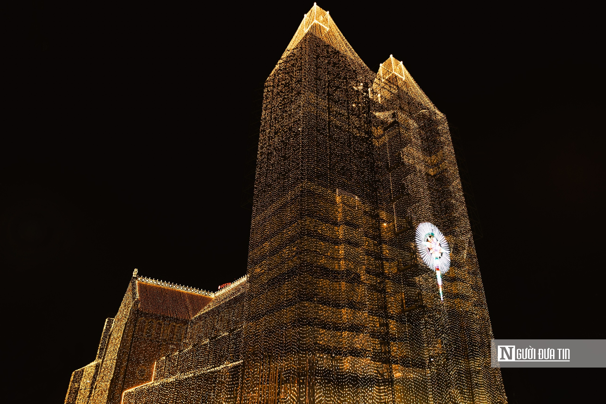 Tp.HCM lung linh sắc màu đêm giáng sinh- Ảnh 2.