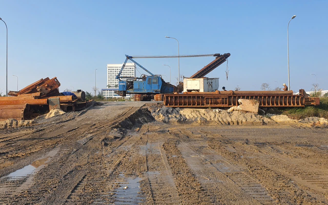 Dự &aacute;n tuyến đường sắt dừng thi c&ocirc;ng l&agrave;m ảnh hưởng đến cuộc sống của người d&acirc;n, Bộ X&acirc;y dựng n&oacute;i g&igrave;? - Ảnh 3.