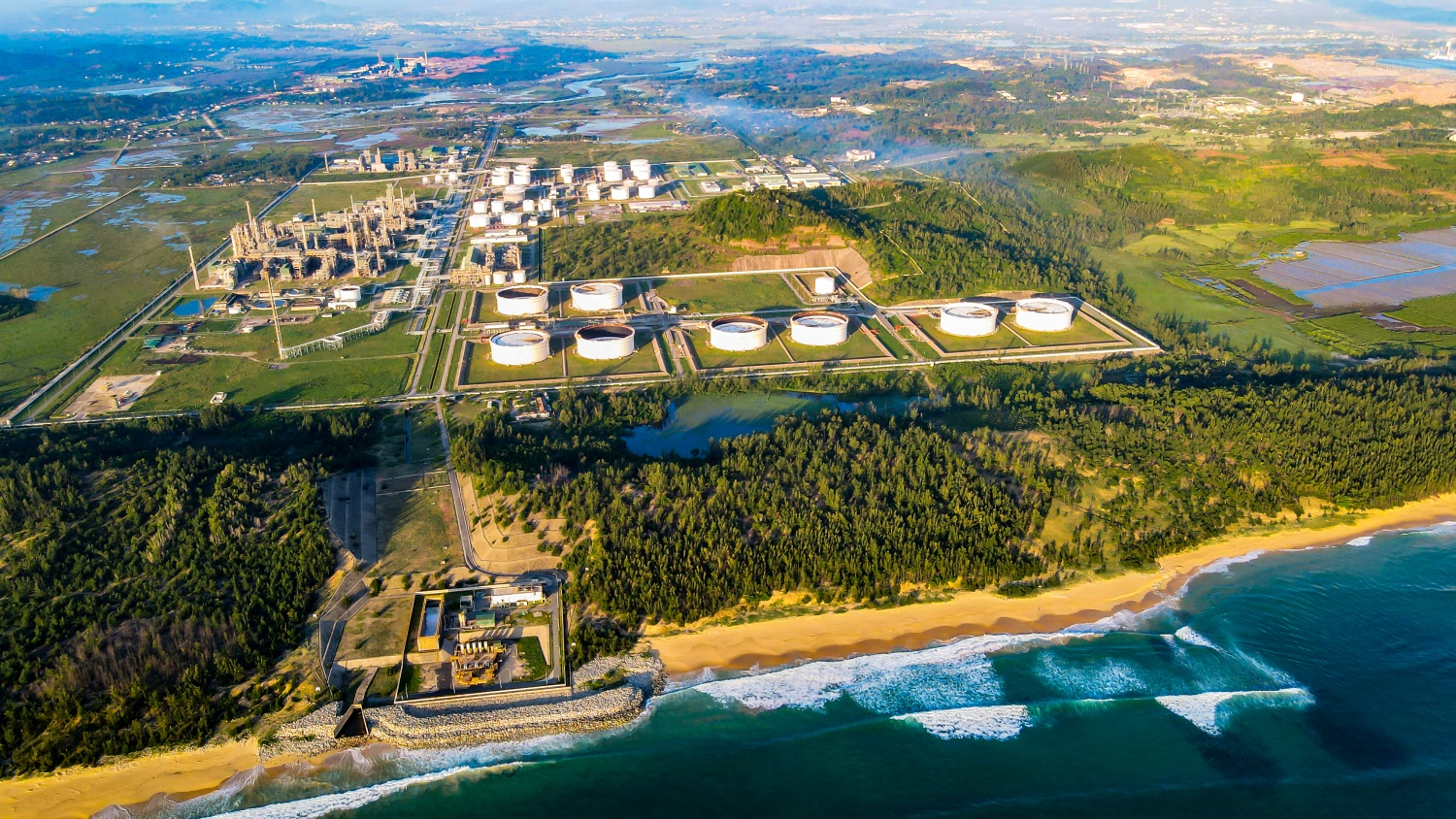 Petrovietnam vượt khó năm 2025: Thích ứng linh hoạt, giữ nhịp tăng trưởng - Ảnh 3.