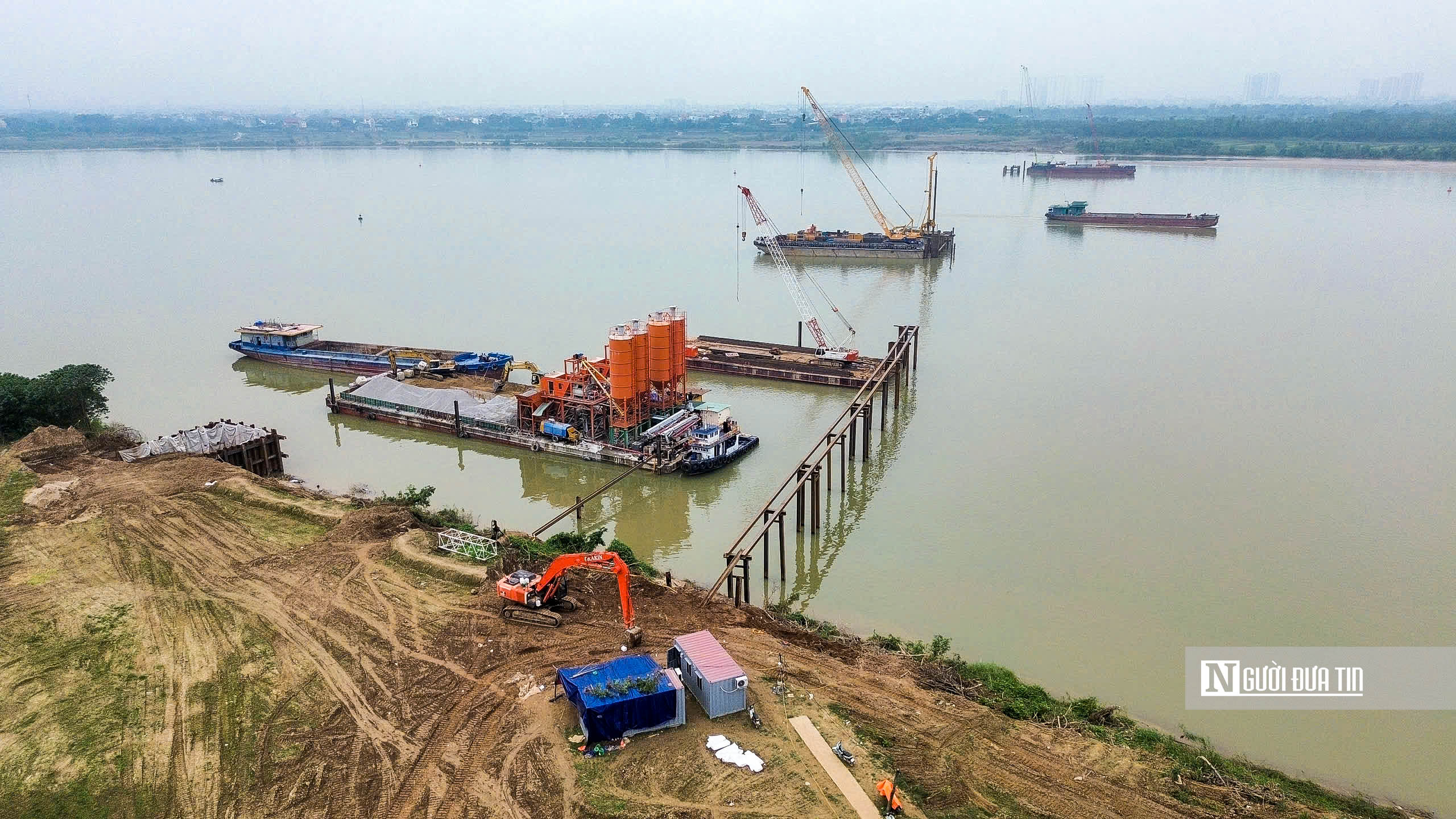H&agrave; Nội: Cận cảnh thi c&ocirc;ng cầu Ngọc Hồi vượt s&ocirc;ng Hồng trị gi&aacute; hơn 11.000 tỷ đồng- Ảnh 1.