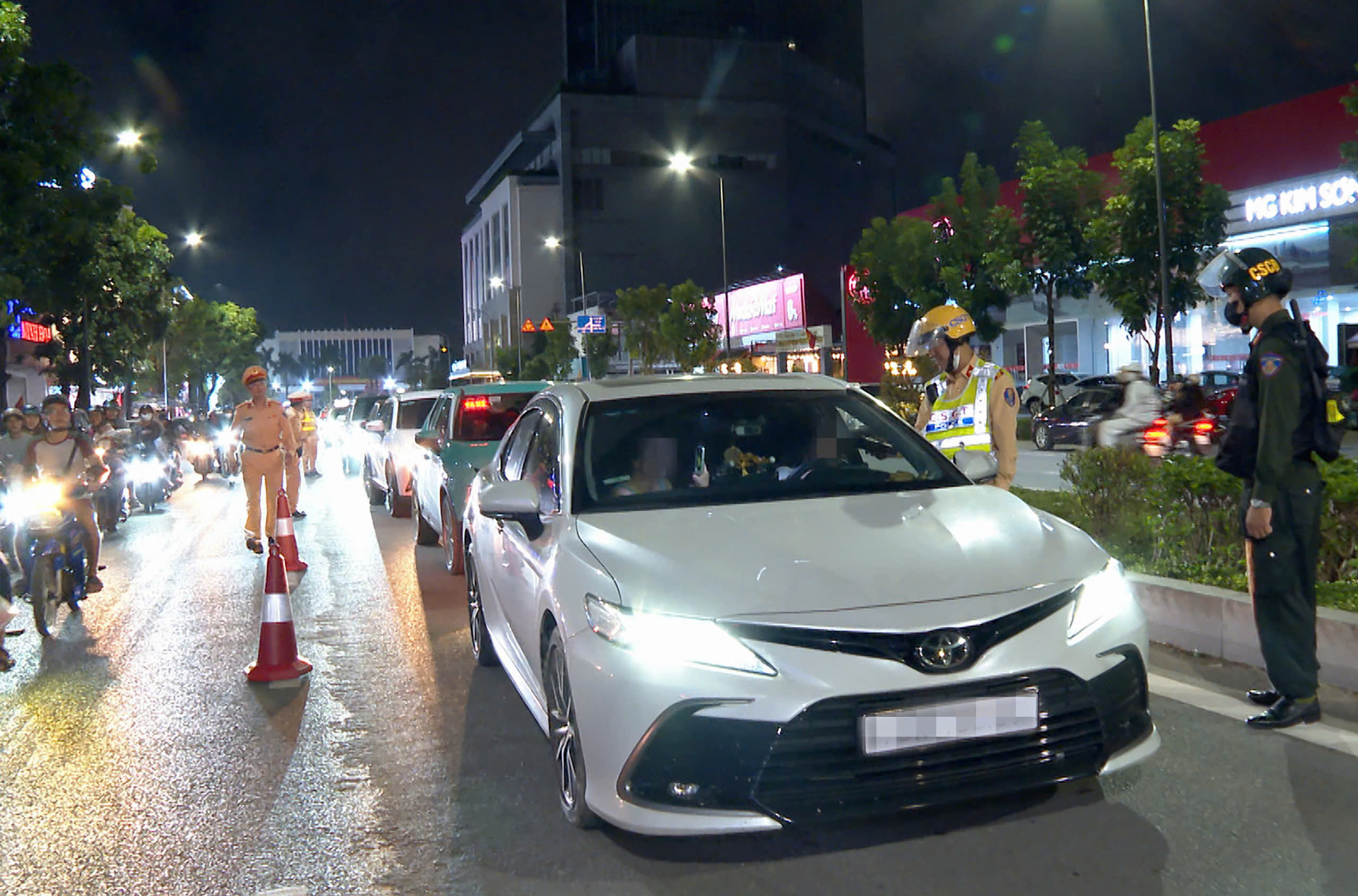 Vì sao tai nạn giao thông ở Huế giảm sâu trên cả ba tiêu chí?- Ảnh 2.