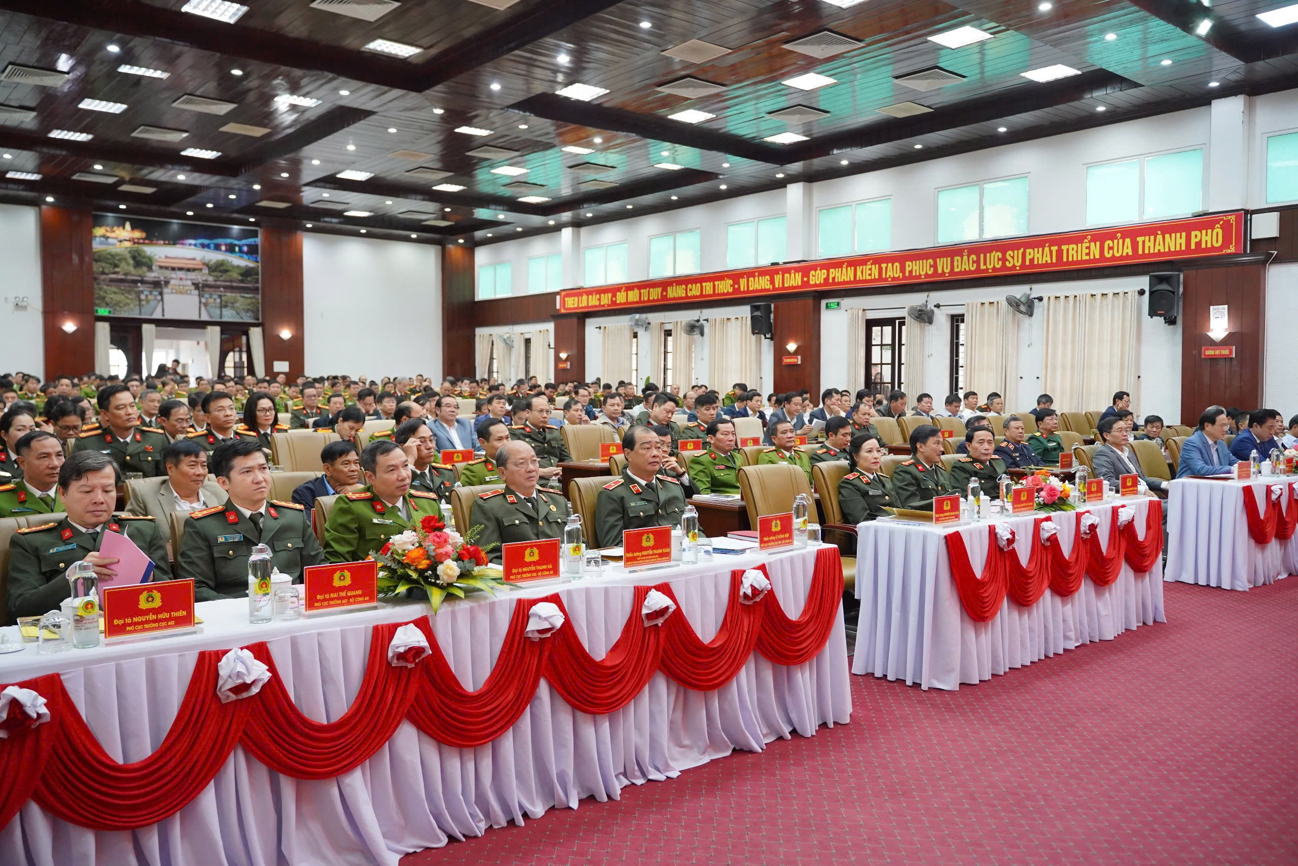 Vì sao tai nạn giao thông ở Huế giảm sâu trên cả ba tiêu chí?- Ảnh 1.