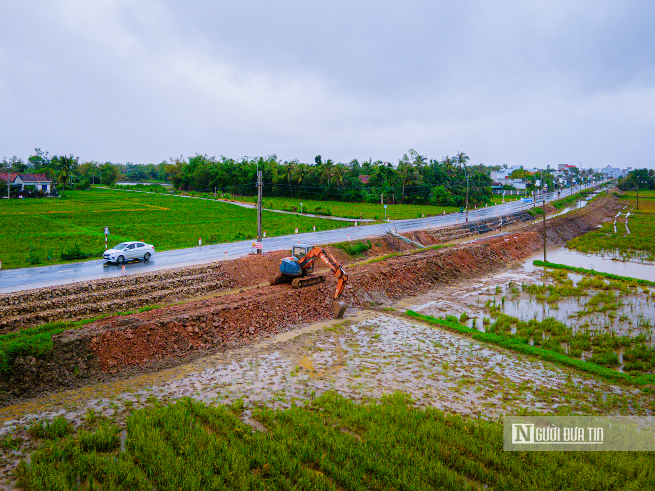 Đắk Lắk: Khắc phục sự cố đê đập sau lũ, kịp đưa nước tưới 18.000 ha vụ lúa Đông Xuân - Ảnh 1.