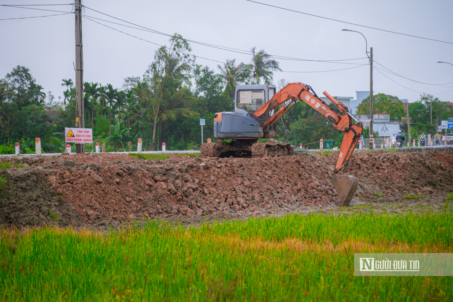 Đắk Lắk: Khắc phục sự cố đê đập sau lũ, kịp đưa nước tưới 18.000 ha vụ lúa Đông Xuân - Ảnh 3.