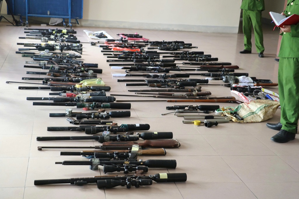 Thủ đoạn của cặp đôi cầm đầu đường dây mua bán vũ khí quân dụng lớn trên mạng- Ảnh 3.