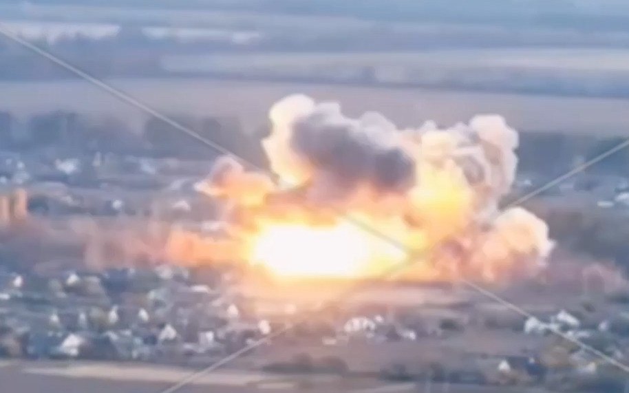 Mở th&ecirc;m gọng k&igrave;m: Nga gia tăng sức &eacute;p, Kostiantynivka đối mặt thế bị c&ocirc; lập - Ảnh 1.