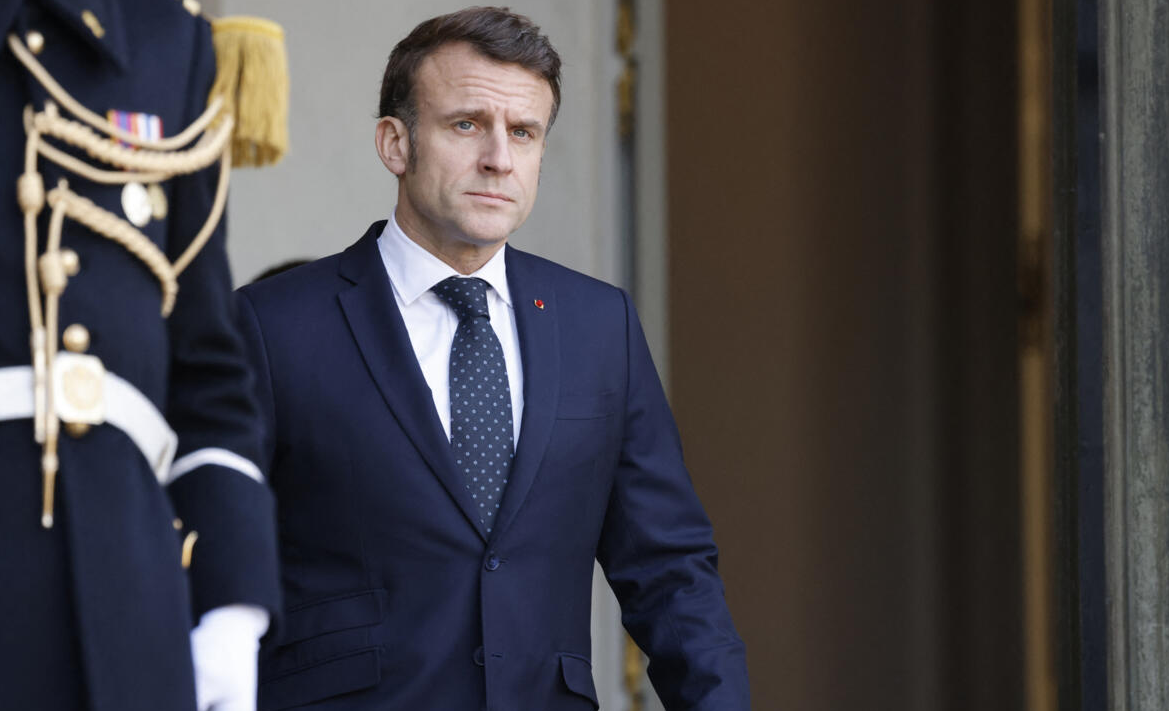 Sau khi xem xét tình hình Ukraine, ông Macron hé lộ điều sẽ làm ngay từ đầu năm mới - Ảnh 1.