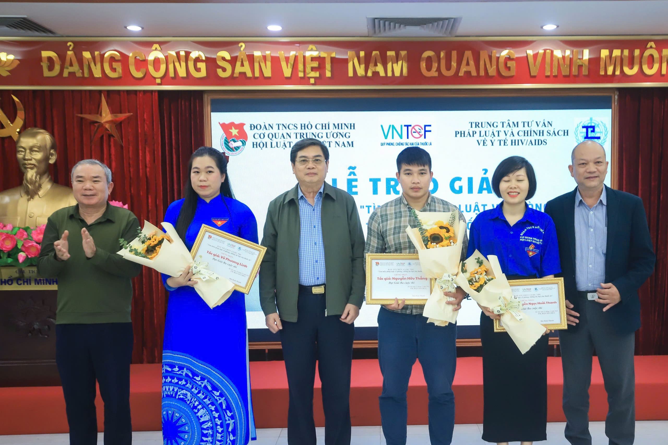 10 tác phẩm được vinh danh ở Cuộc thi viết "Tìm hiểu pháp luật về phòng, chống tác hại của thuốc lá" - Ảnh 3.