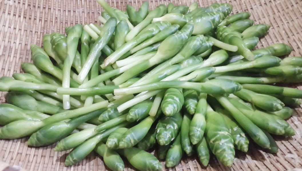 Thứ hoa tưởng vô dụng, không ngờ là món ăn lạ thơm ngon, bất ngờ gây sốt - Ảnh 1.