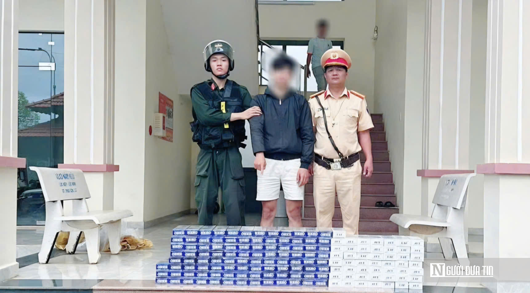 Vận chuyển thu&ecirc; thuốc l&aacute; nhập lậu cũng phải chịu tr&aacute;ch nhiệm trước ph&aacute;p luật- Ảnh 1.