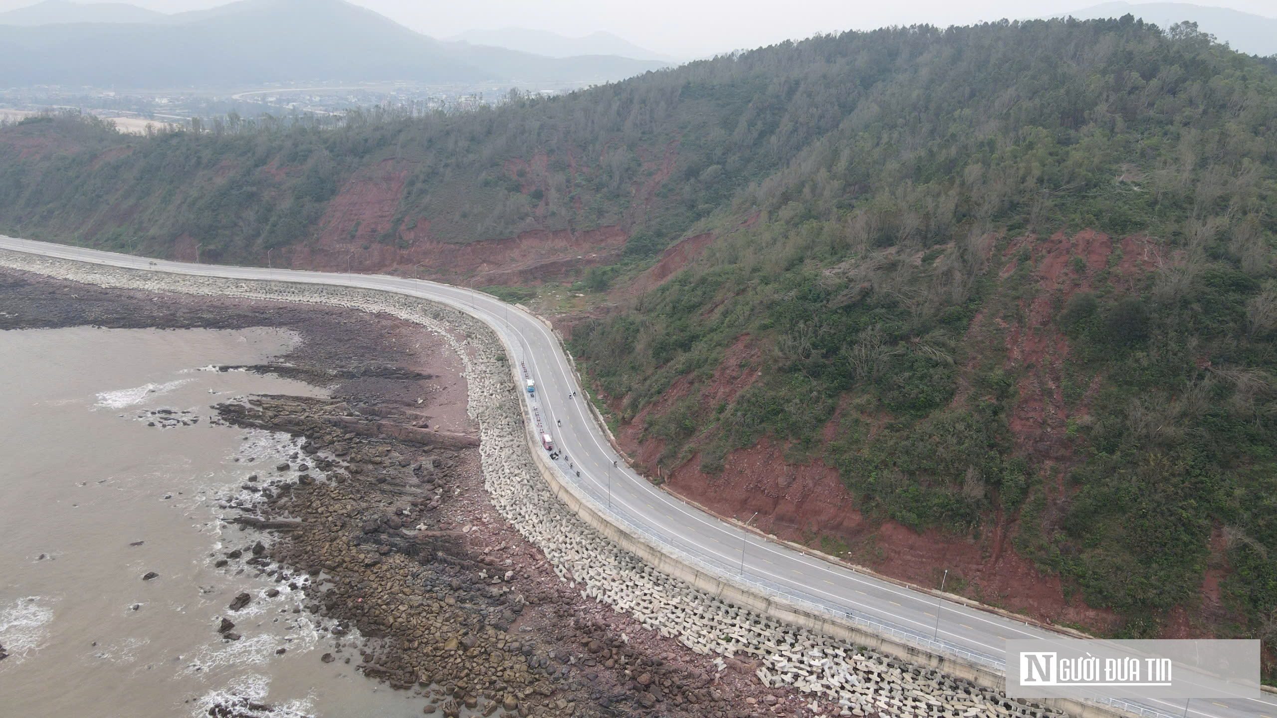 To&agrave;n cảnh tuyến đường bộ ven biển hơn hơn 4.600 tỷ đồng ở Nghệ An trước ng&agrave;y về đ&iacute;ch- Ảnh 1.