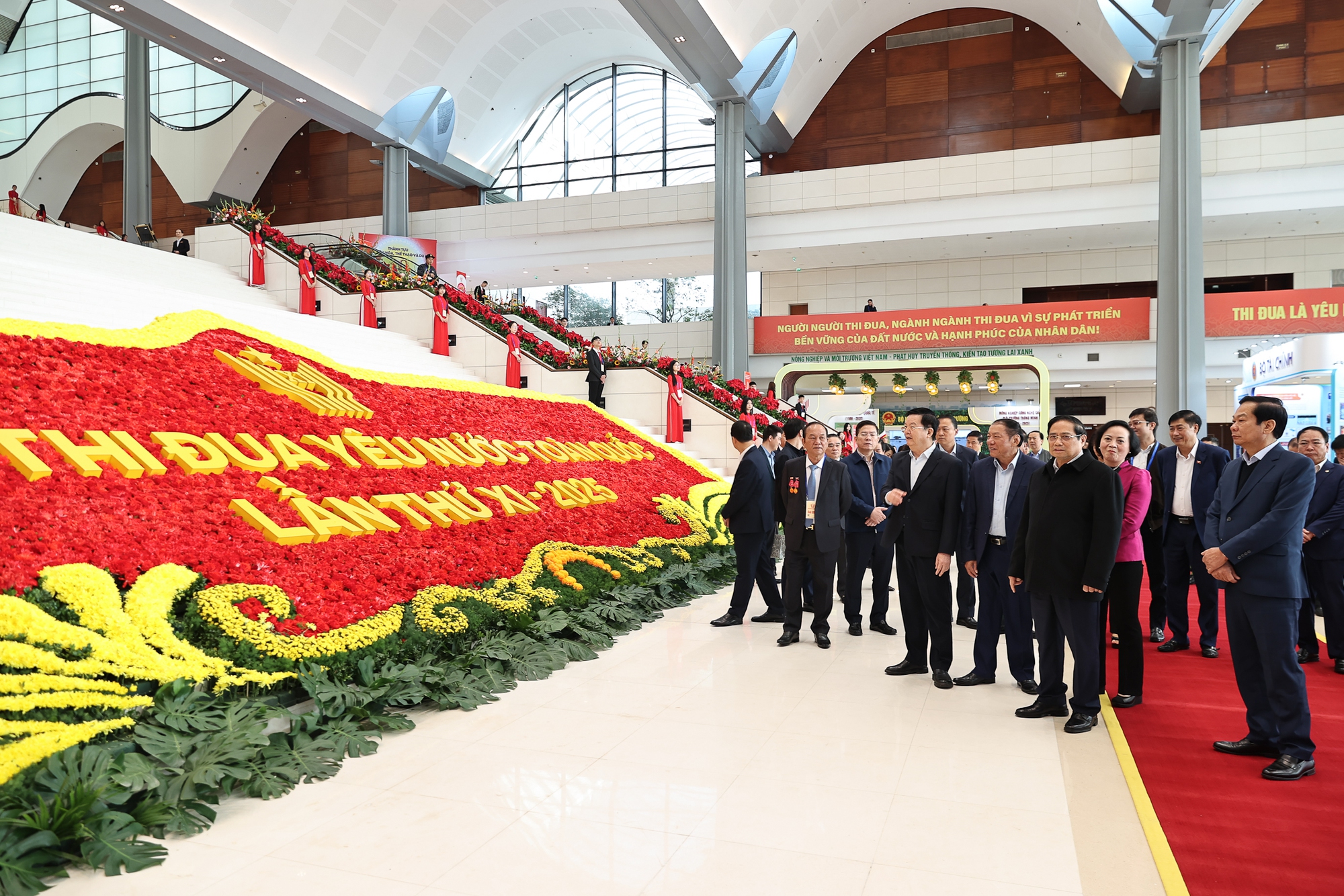 Thủ tướng kiểm tra công tác chuẩn bị Đại hội Thi đua yêu nước toàn quốc lần thứ XI - Ảnh 1.