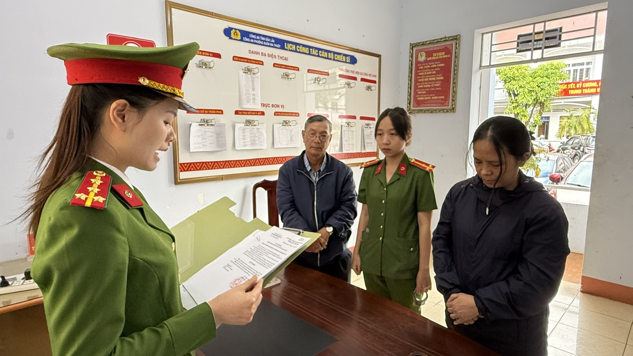 Bắt nữ giám đốc bị tố lừa đảo, chiếm đoạt 166 tỷ đồng của 249 người- Ảnh 1.