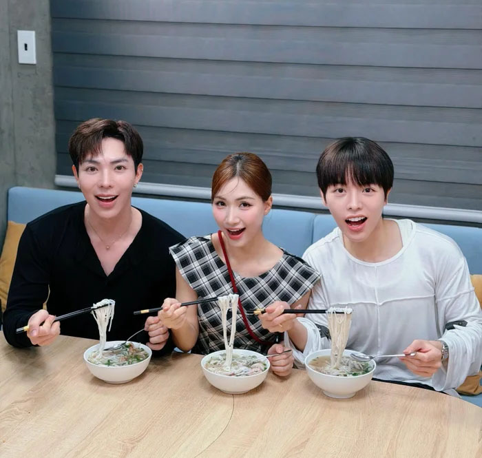 Nữ ca sĩ Hòa Minzy thông báo tin vui lớn nhất sự nghiệp - Ảnh 3.