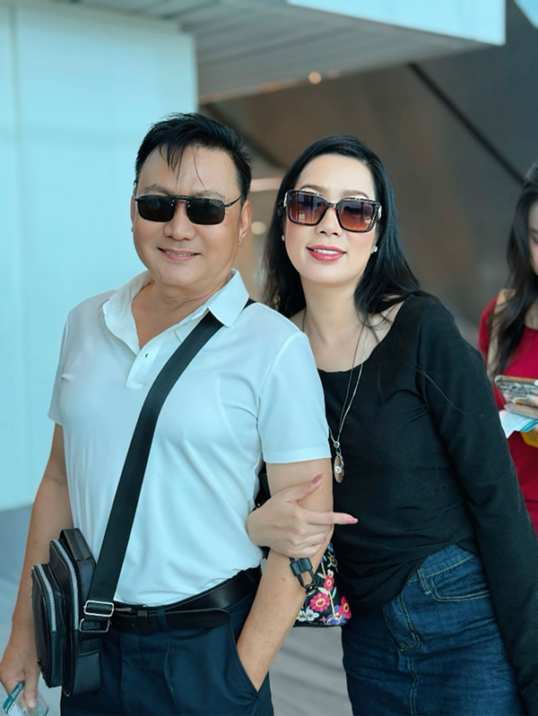 H&ocirc;n nh&acirc;n vi&ecirc;n m&atilde;n của &Aacute; hậu duy nhất l&agrave; NSND- Ảnh 5.