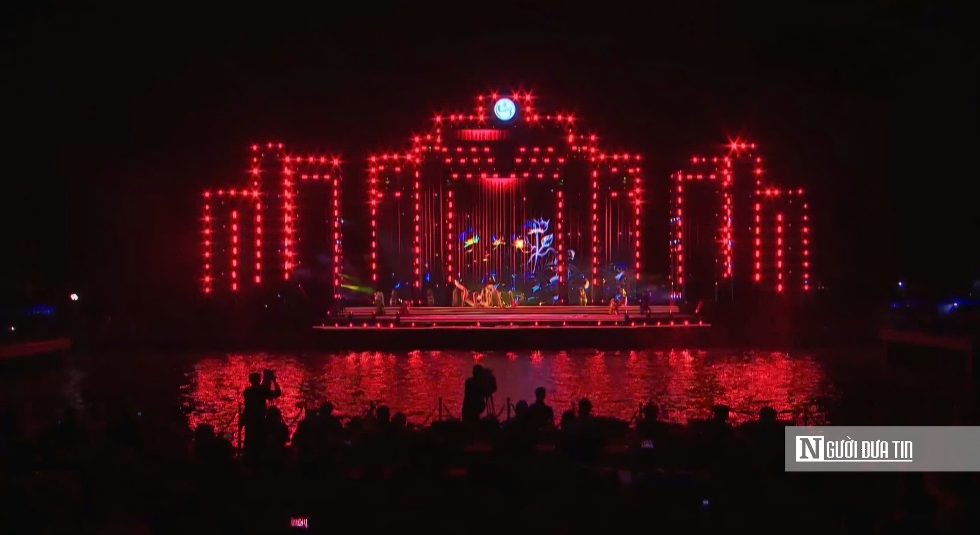 Biển người đổ về xem lễ hội giữa lòng Tây Đô- Ảnh 5.