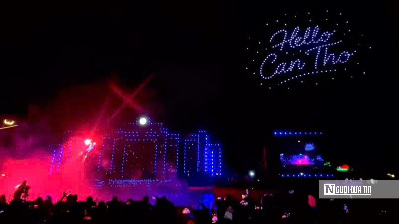 Biển người đổ về xem lễ hội giữa lòng Tây Đô- Ảnh 9.