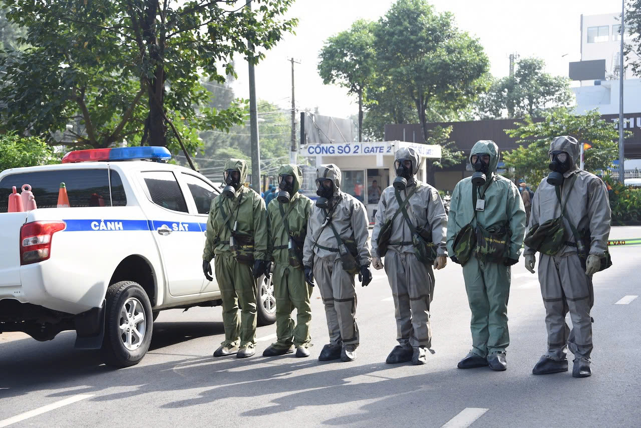 Những khoảnh khắc ch&acirc;n thực trong buổi diễn tập ứng ph&oacute; sự cố ph&oacute;ng xạ ở Tp.HCM- Ảnh 2.