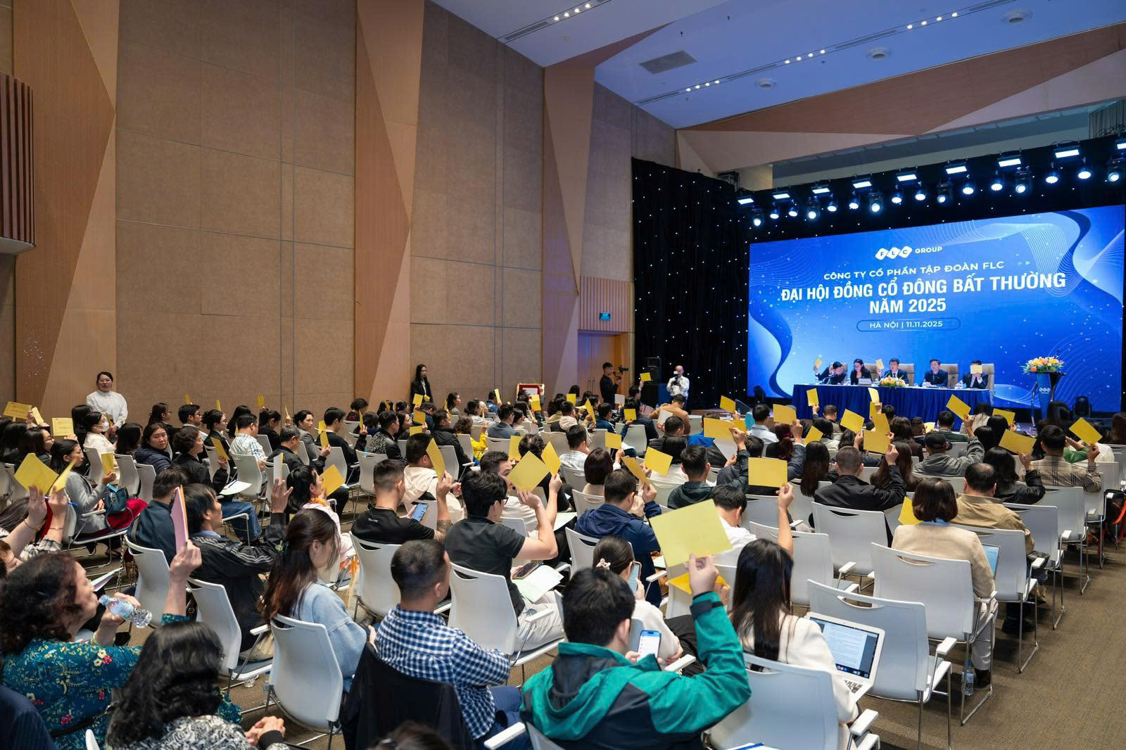 Loạt cổ phiếu họ FLC sẽ “nói lời tạm biệt” sàn chứng khoán đúng ngày cuối năm 2025- Ảnh 1.