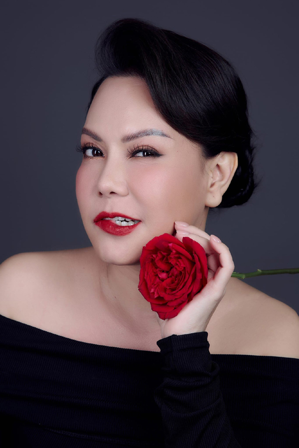 Gần 2 thập kỷ b&ecirc;n nhau, l&yacute; do g&igrave; khiến Việt Hương v&agrave; chồng k&eacute;m tuổi chưa tổ chức đ&aacute;m cưới? - Ảnh 1.