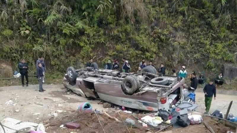 Nguyên nhân vụ lật xe khách chở đoàn thiện nguyện khiến 9 người tử vong- Ảnh 1.