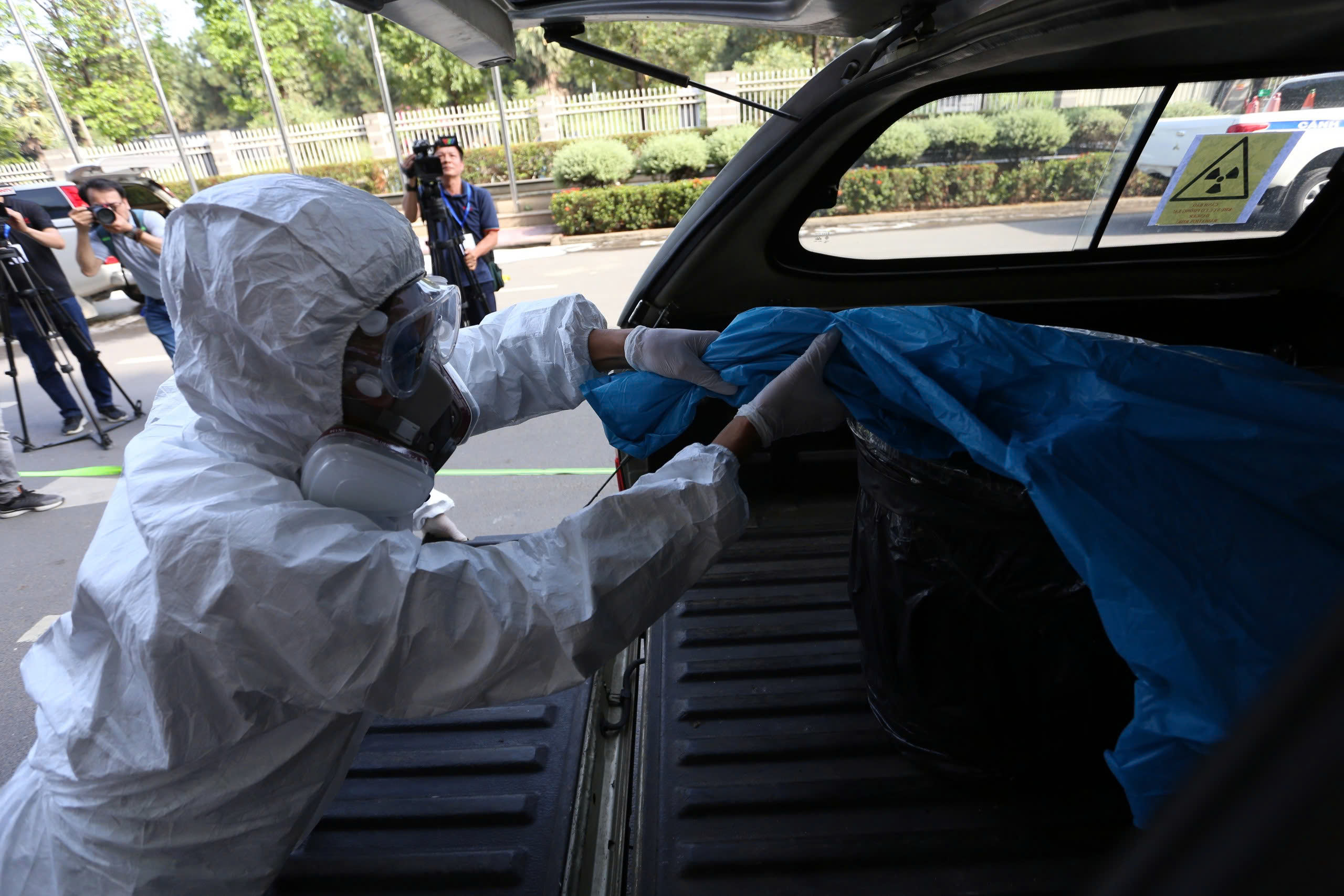 Những khoảnh khắc ch&acirc;n thực trong buổi diễn tập ứng ph&oacute; sự cố ph&oacute;ng xạ ở Tp.HCM- Ảnh 12.