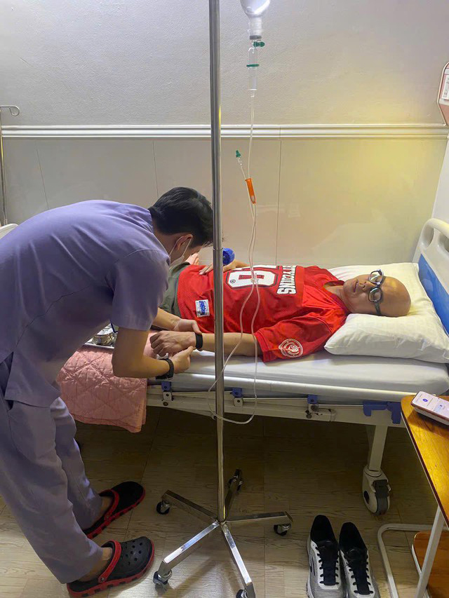 Nam ca sĩ Phan Đinh Tùng khiến khán giả lo lắng- Ảnh 1. Nam ca sĩ Phan Đinh Tùng khiến khán giả lo lắng- Ảnh 1.