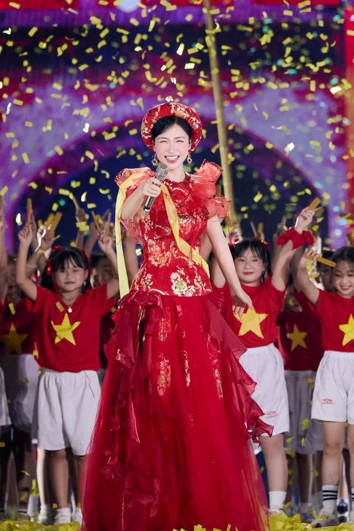 Nữ ca sĩ Bắc Bling "càn quét" đề cử Làn Sóng Xanh 2025- Ảnh 4. Nữ ca sĩ Bắc Bling "càn quét" đề cử Làn Sóng Xanh 2025- Ảnh 4.