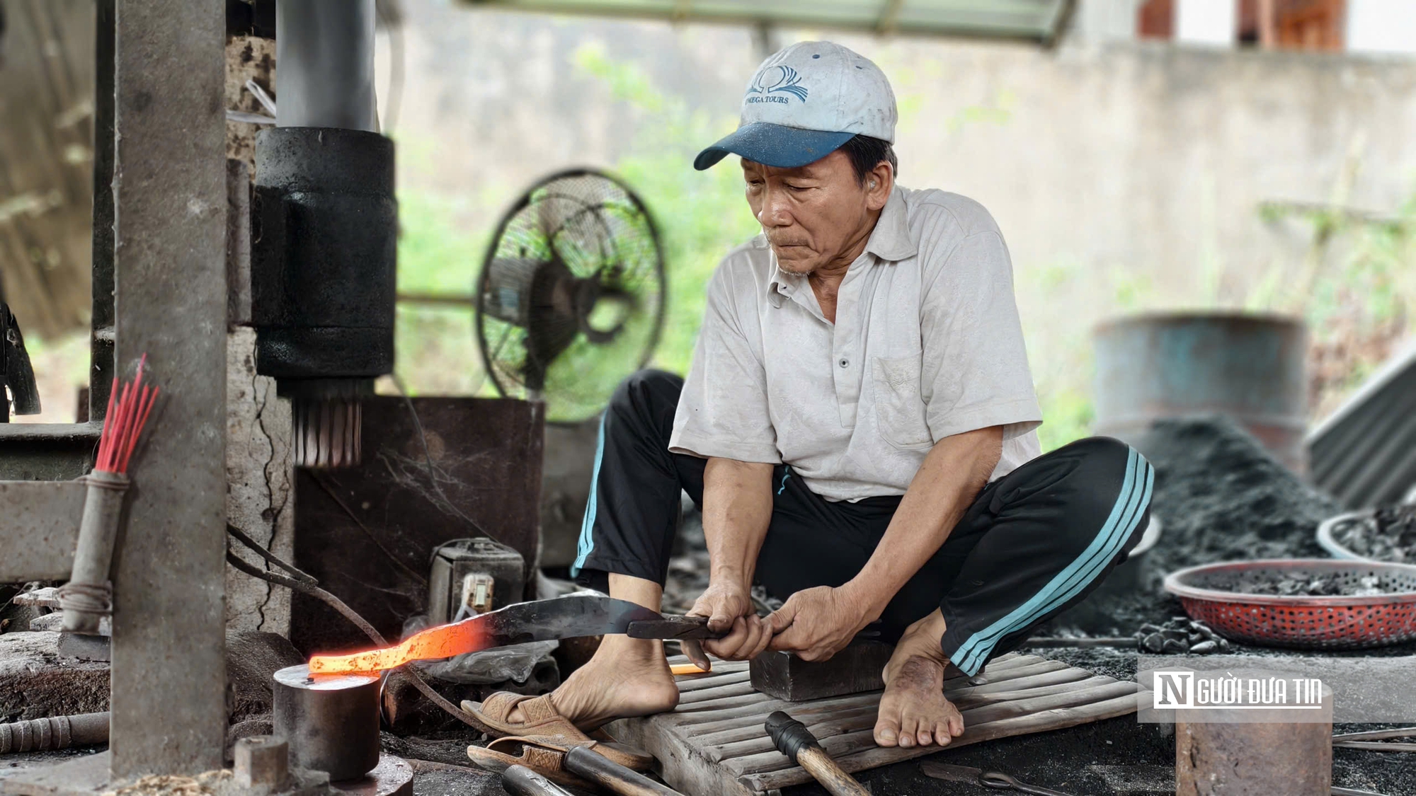 L&agrave;ng nghề 300 năm tuổi ở Quảng Ng&atilde;i đỏ lửa những ng&agrave;y cận Tết- Ảnh 2.
