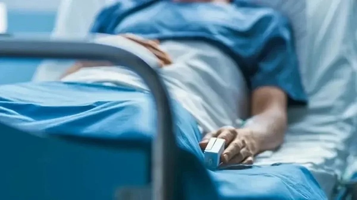 Bệnh nhân còn sống được tuyên bố tử vong, 3 nhân viên bệnh viện bị đình chỉ - Ảnh 1.