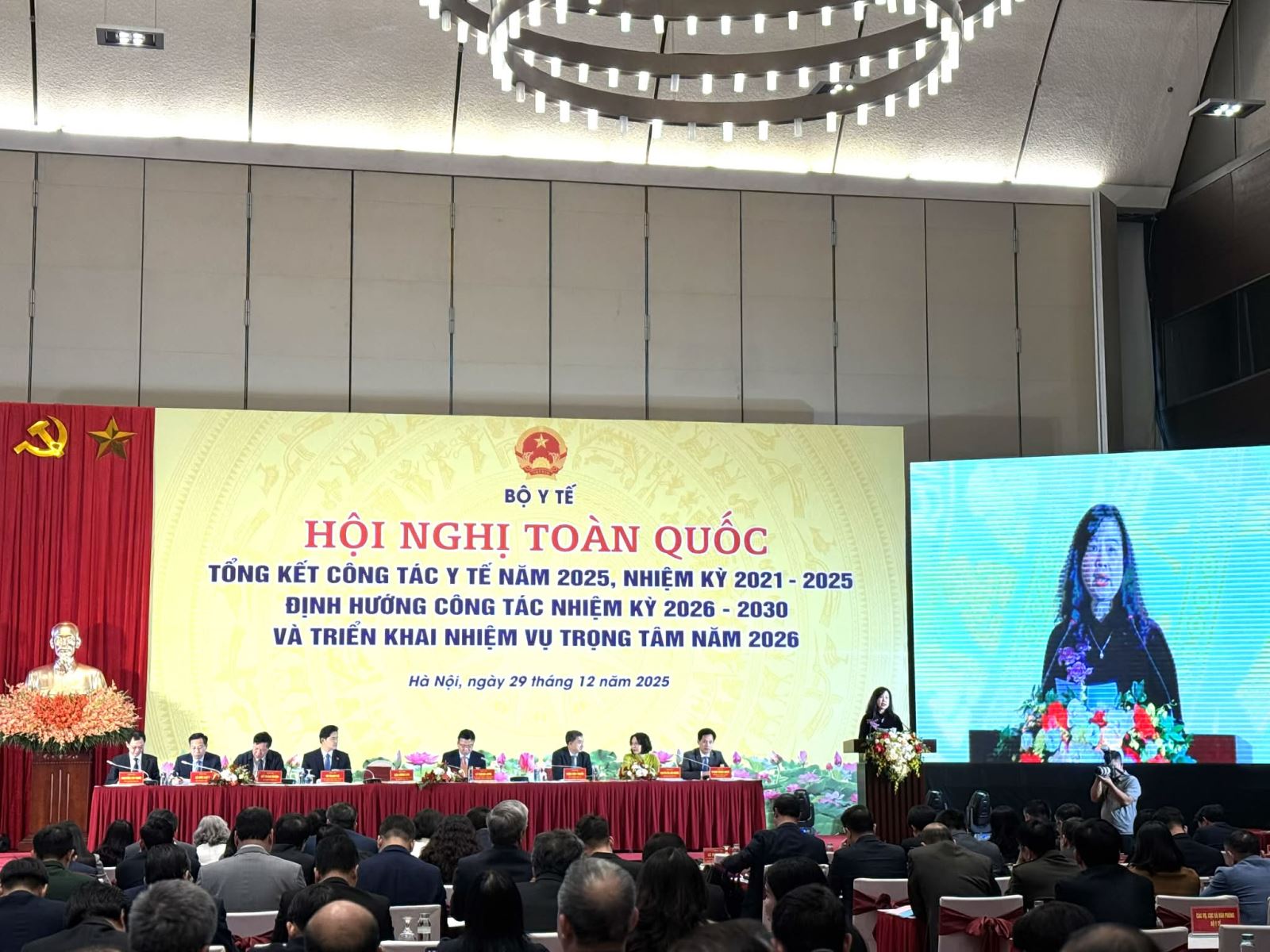 Bức tranh y tế nhiệm kỳ 2021–2025 với những chỉ tiêu vượt kỳ vọng- Ảnh 4.