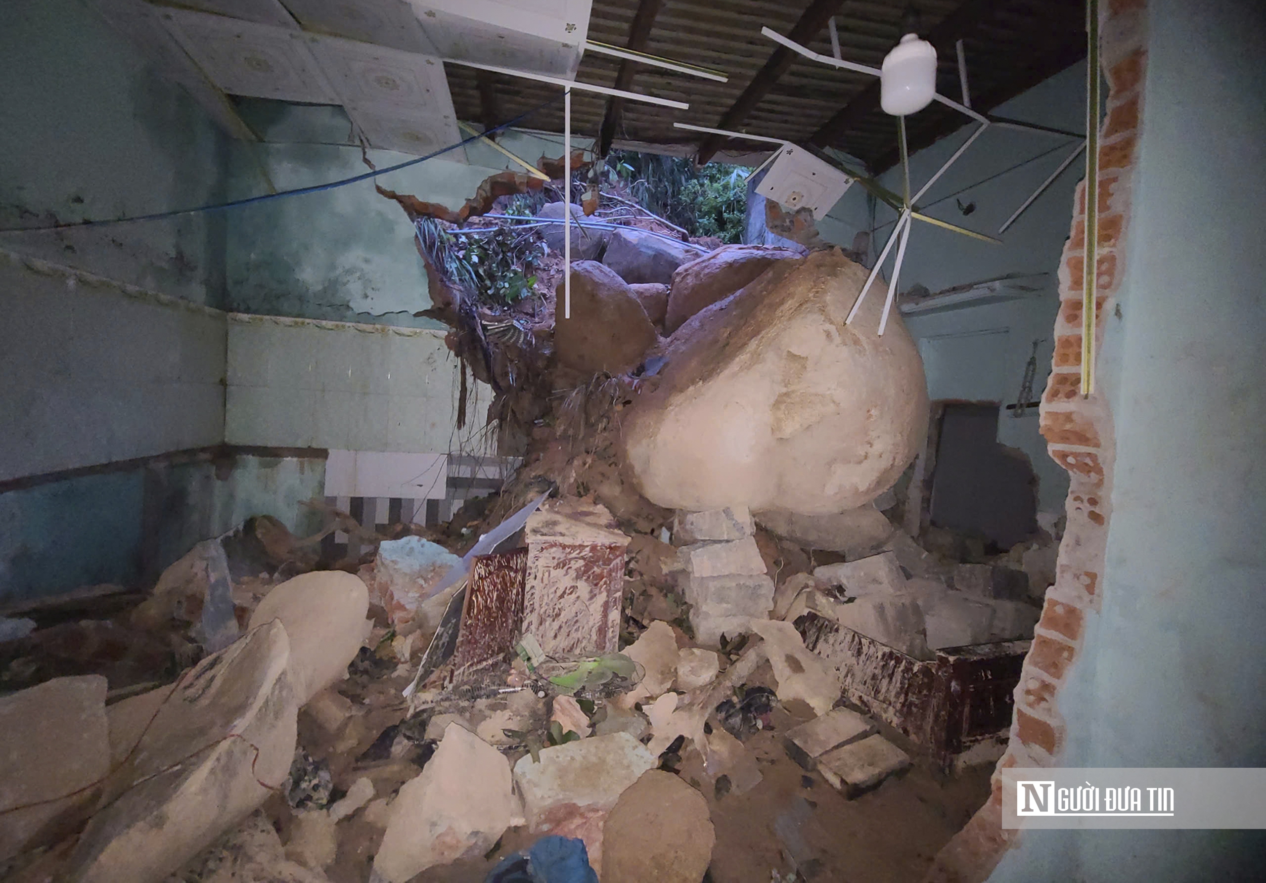 Sẻ chia "rốn lũ" Hòa Xuân, nhói lòng mẹ đơn thân mất 2 con trong đêm lũ- Ảnh 5.