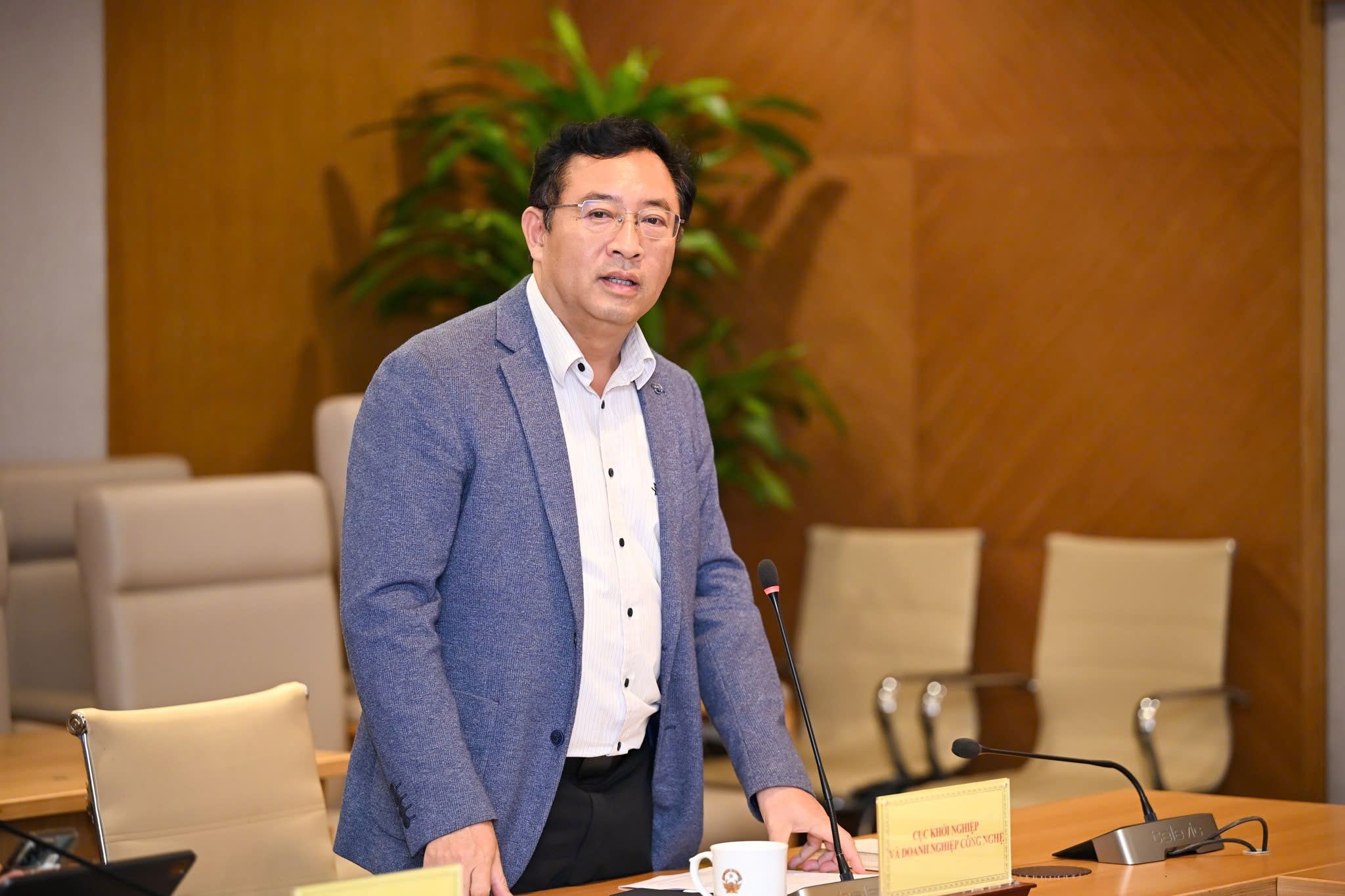 Lần đầu công nghệ hiện đại ra phố, đến gần hơn với người dân - Ảnh 1.