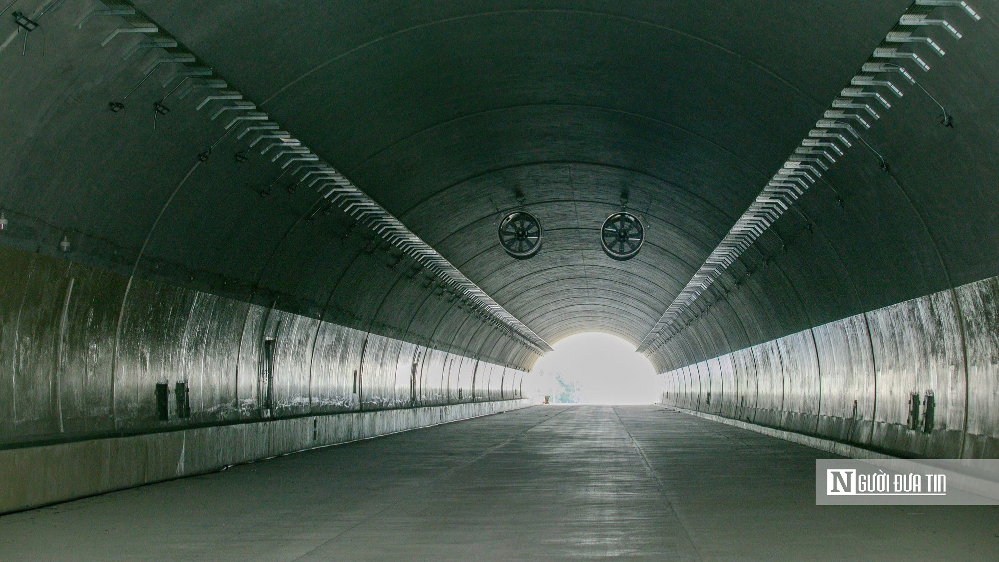 Ba năm kho&eacute;t n&uacute;i mở hầm nối th&ocirc;ng cao tốc Bắc &ndash; Nam qua địa h&igrave;nh hiểm trở- Ảnh 7.