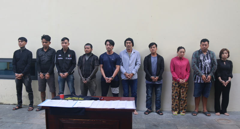 Khởi tố 15 đối tượng hoạt động đ&ograve;i nợ thu&ecirc; "n&uacute;p b&oacute;ng" c&aacute;c doanh nghiệp - Ảnh 4.