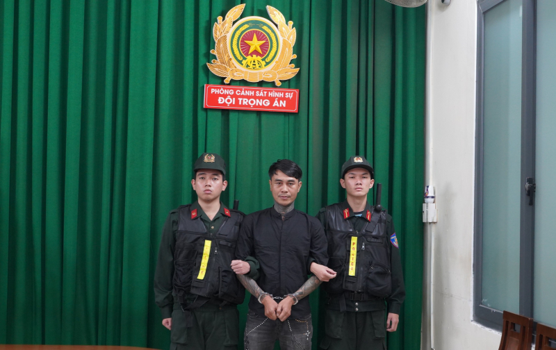 Khởi tố 15 đối tượng hoạt động đ&ograve;i nợ thu&ecirc; "n&uacute;p b&oacute;ng" c&aacute;c doanh nghiệp - Ảnh 1.