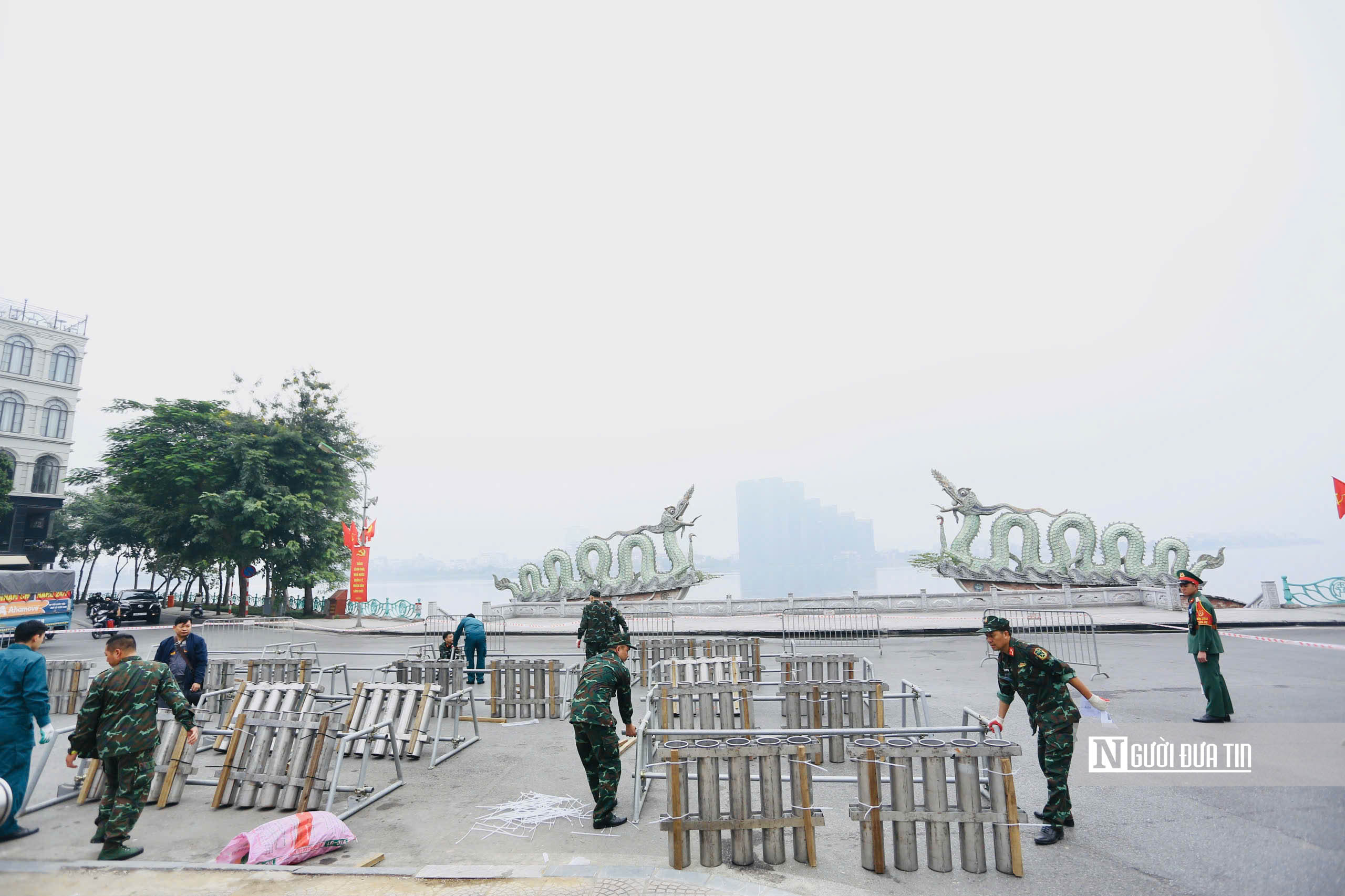 H&agrave; Nội: Cận cảnh trận địa ph&aacute;o hoa đ&oacute;n năm mới 2026 b&ecirc;n hồ T&acirc;y- Ảnh 8.