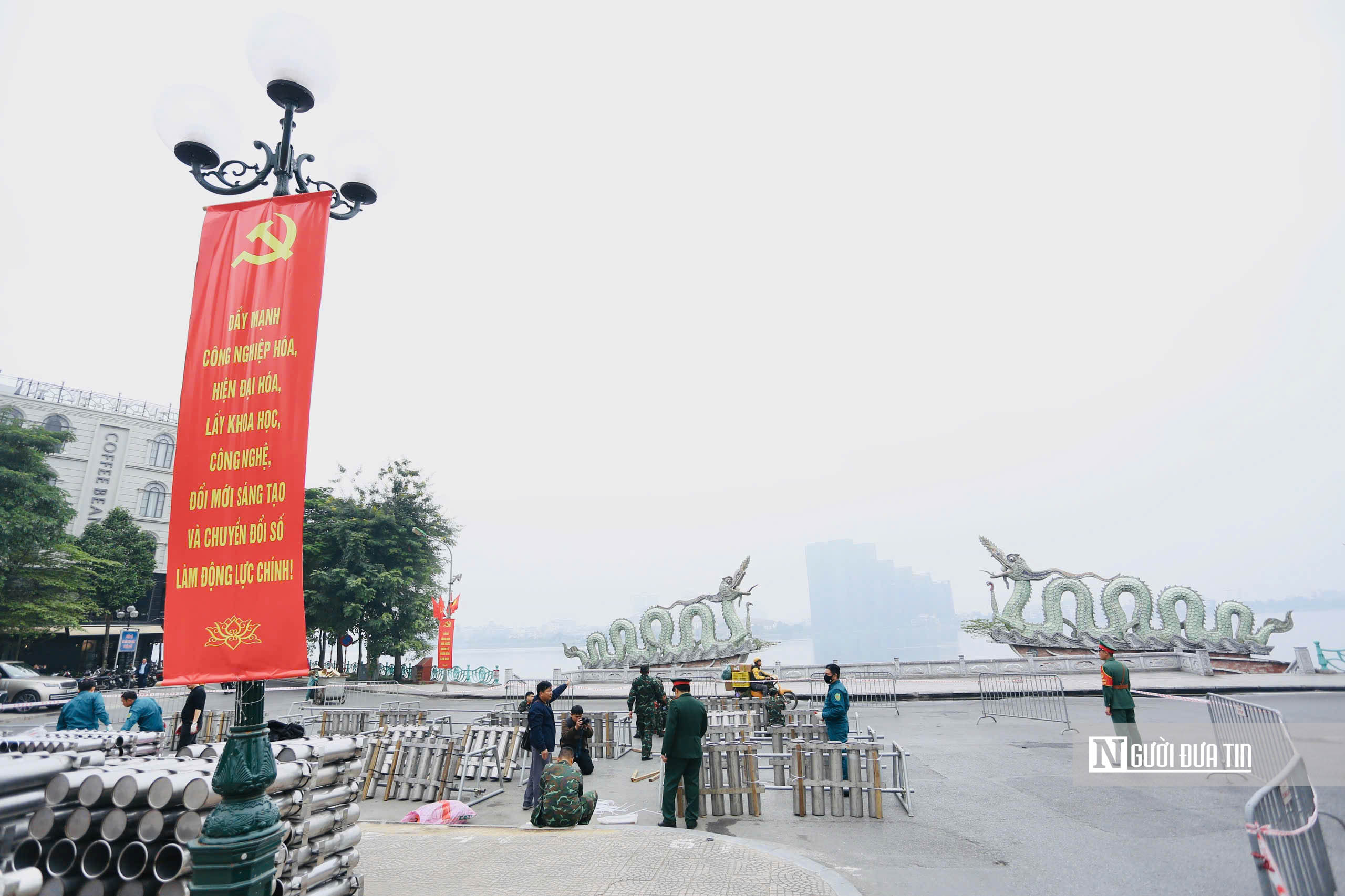 H&agrave; Nội: Cận cảnh trận địa ph&aacute;o hoa đ&oacute;n năm mới 2026 b&ecirc;n hồ T&acirc;y- Ảnh 1.