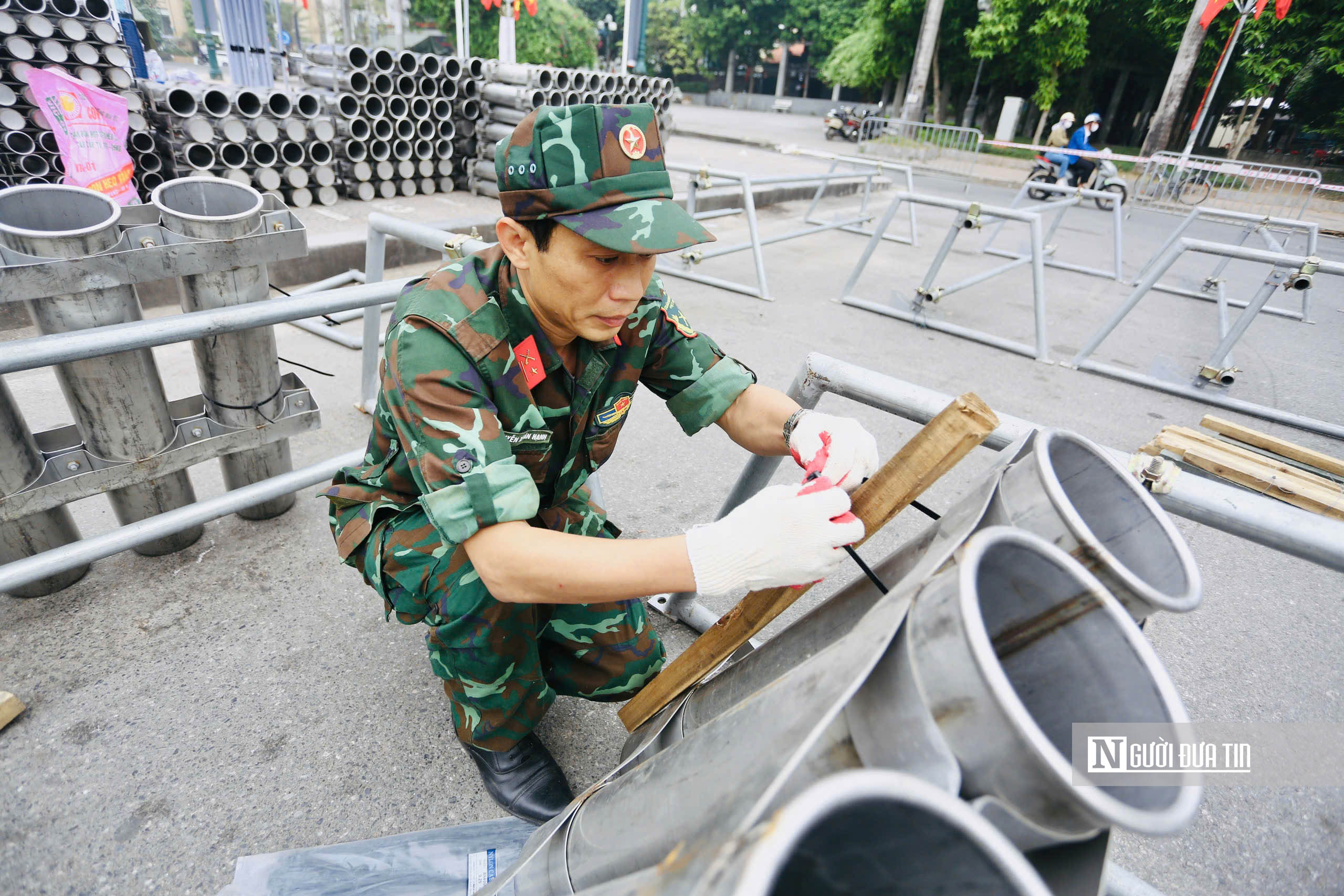 H&agrave; Nội: Cận cảnh trận địa ph&aacute;o hoa đ&oacute;n năm mới 2026 b&ecirc;n hồ T&acirc;y- Ảnh 7.