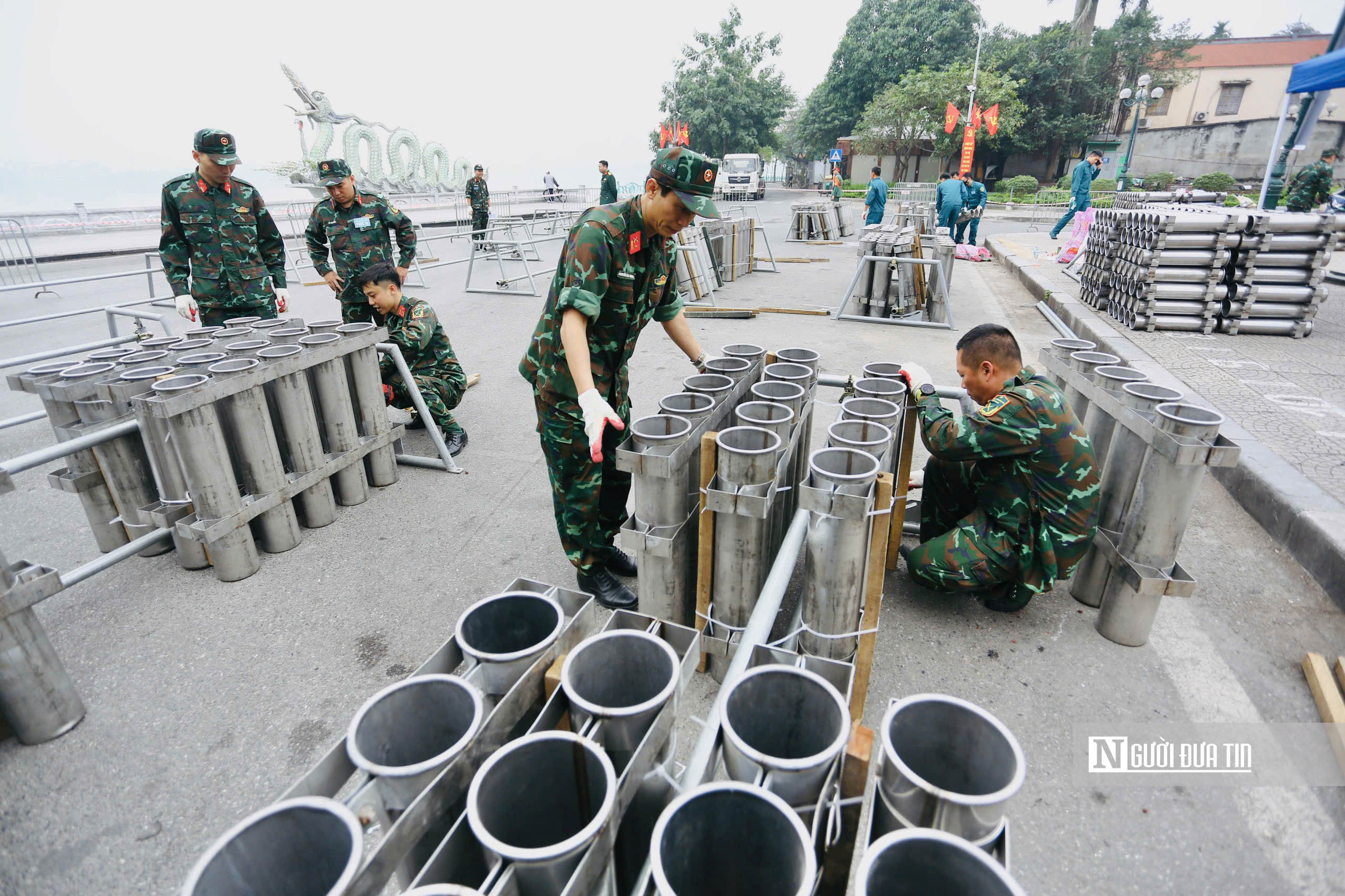 H&agrave; Nội: Cận cảnh trận địa ph&aacute;o hoa đ&oacute;n năm mới 2026 b&ecirc;n hồ T&acirc;y- Ảnh 4.