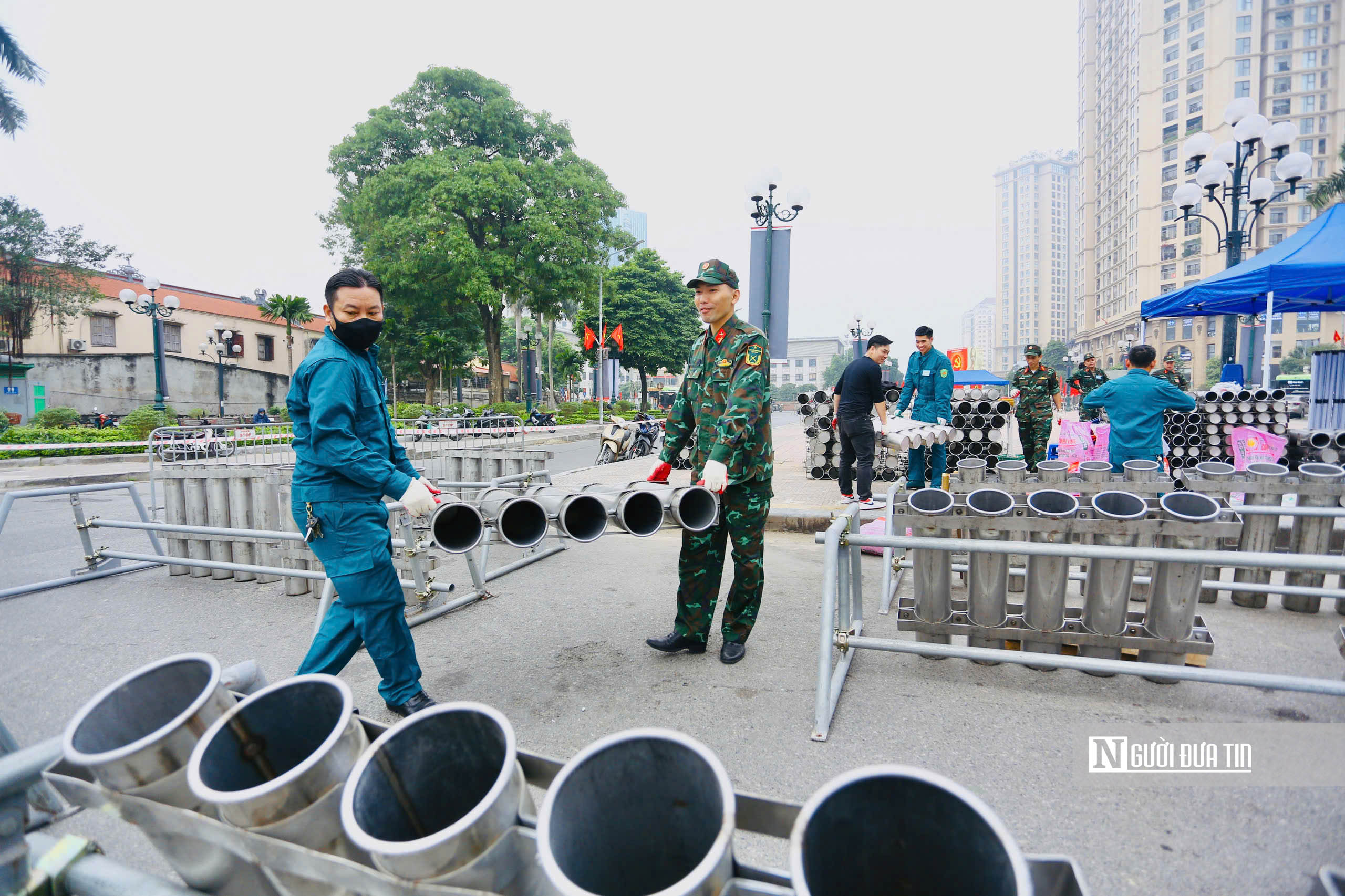 H&agrave; Nội: Cận cảnh trận địa ph&aacute;o hoa đ&oacute;n năm mới 2026 b&ecirc;n hồ T&acirc;y- Ảnh 3.