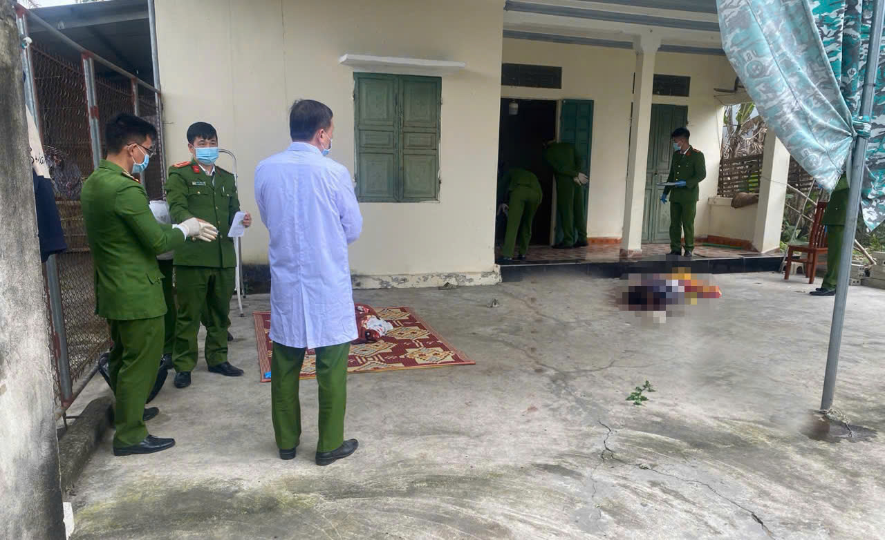 Bị vợ đòi ly hôn, chồng chém chết vợ và một cháu nhỏ rồi tự tử- Ảnh 1.