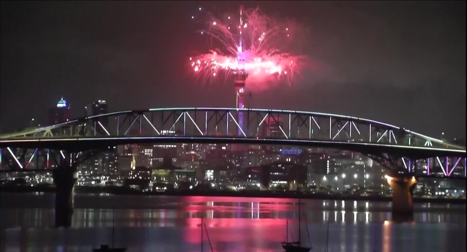 Mãn nhãn với màn pháo hoa chào đón năm mới của New Zealand - Ảnh 1.