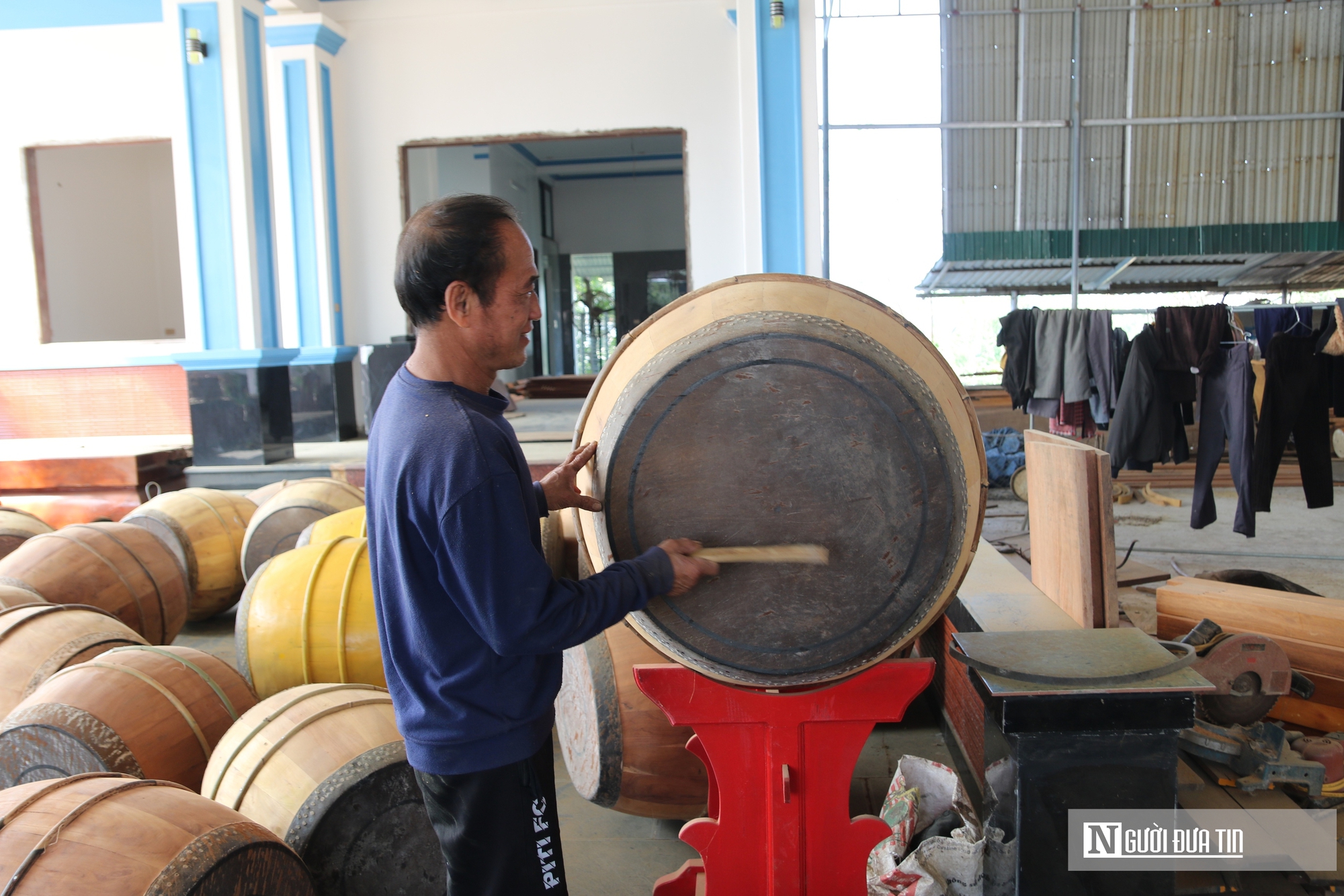 L&agrave;ng nghề trống da vang danh xứ Nghệ hối hả chạy đua v&agrave;o vụ Tết - Ảnh 14.