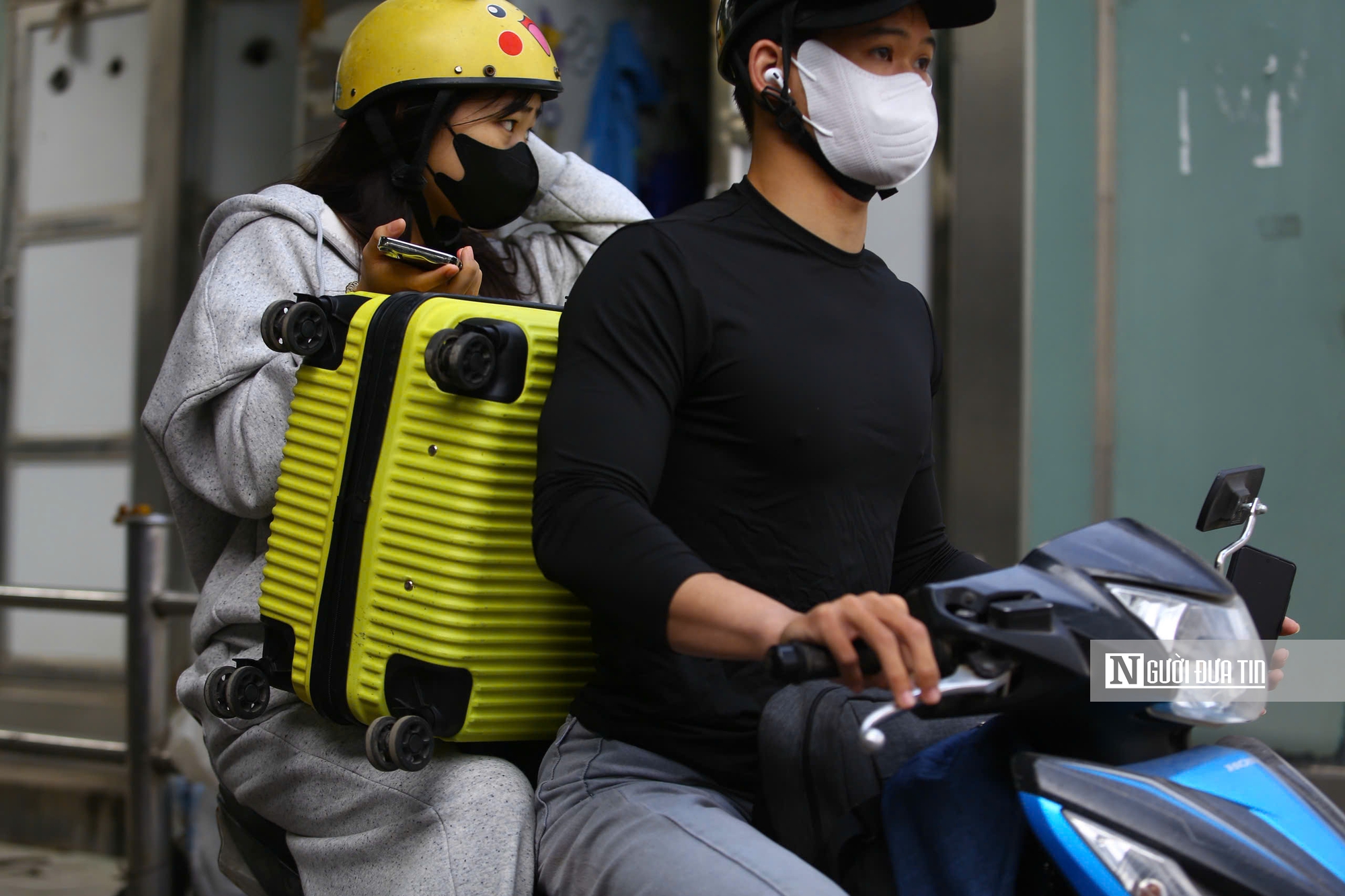 Giao th&ocirc;ng cửa ng&otilde; H&agrave; Nội t&ecirc; liệt trước kỳ nghỉ Tết Dương lịch 2026- Ảnh 4.