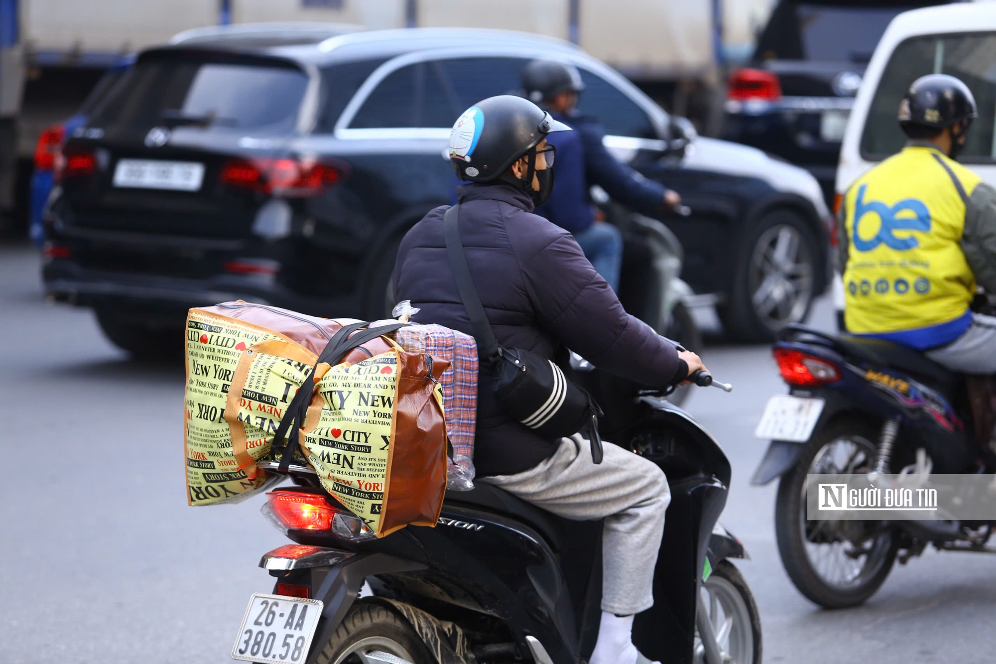 Giao th&ocirc;ng cửa ng&otilde; H&agrave; Nội t&ecirc; liệt trước kỳ nghỉ Tết Dương lịch 2026- Ảnh 9.