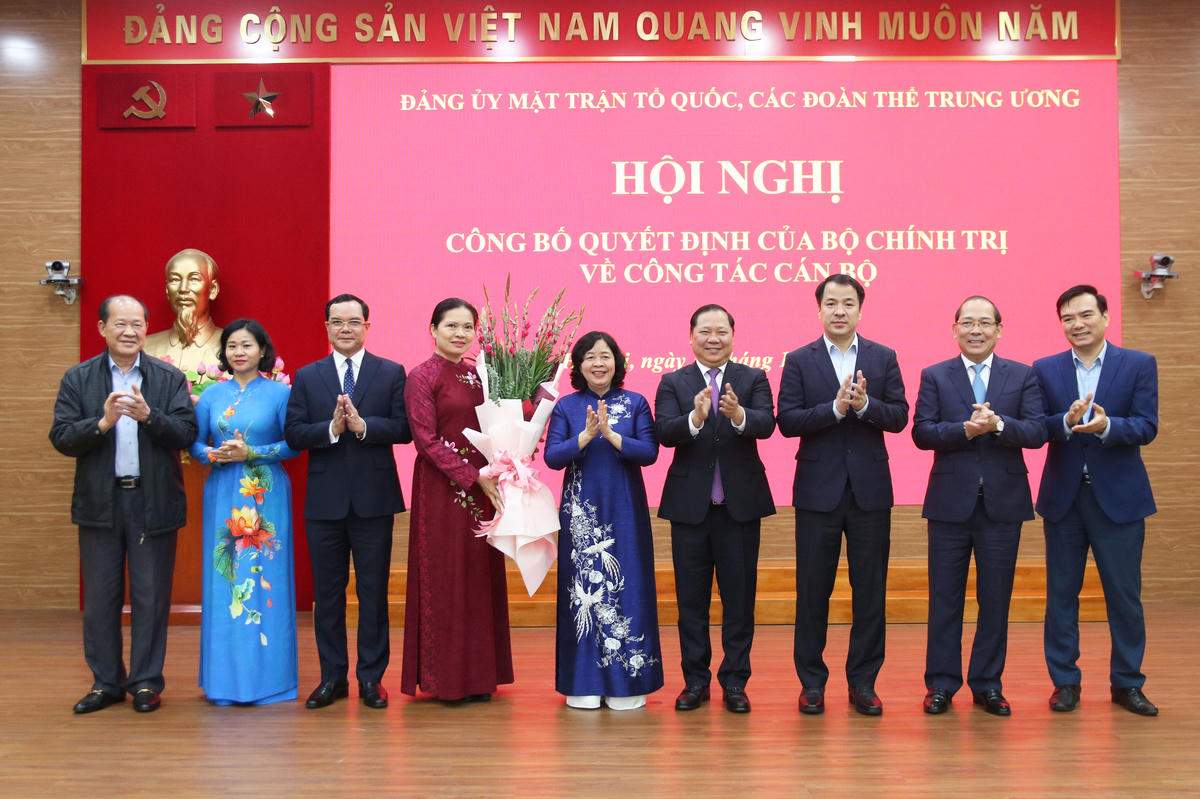 Đồng ch&iacute; H&agrave; Thị Nga được Bộ Ch&iacute;nh trị ph&acirc;n c&ocirc;ng giữ chức Ph&oacute; B&iacute; thư Thường trực Đảng ủy MTTQ, c&aacute;c đo&agrave;n thể Trung ương- Ảnh 7.